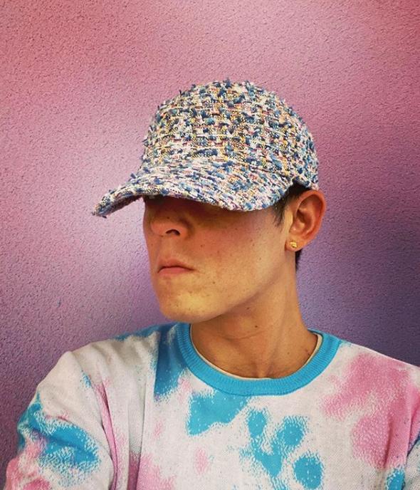 陈冠希直播颜值暴跌，疑似长斑还有双下巴，帅气青春不复返