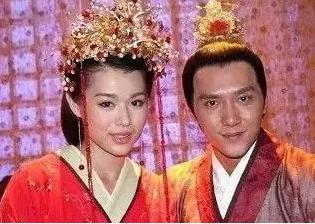 9任女友都是当红小花，换女友勤过王思聪，冯绍峰婚姻能长久吗？