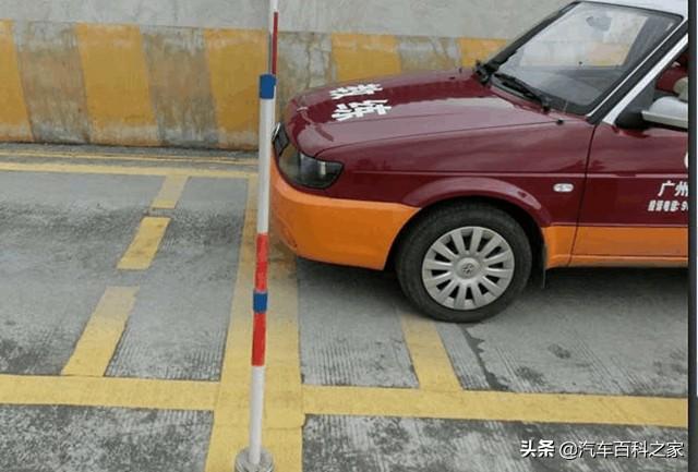 图片[2]_等红灯停车时，如何判断车头与停止线的距离？_5a汽车网