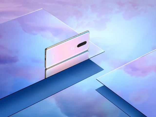 4K档位高颜值时尚5G旗舰上线！一加8银翼版12日