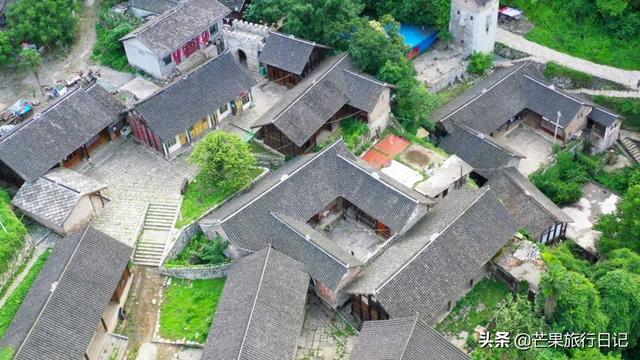 贵州营上，一座被时光遗忘的悬崖古寨，它有着怎样的尘封历史？