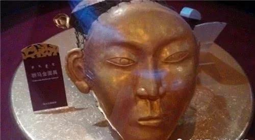 内蒙古出土夫妻墓：两人相互拥抱了1000年，真是