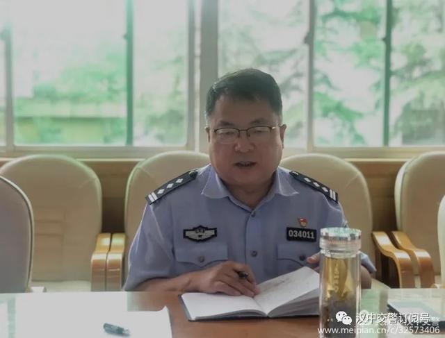 汉中市交警支队支队长吕锋到直属二大队督导检查道路交通事故预防“减量控大”工作