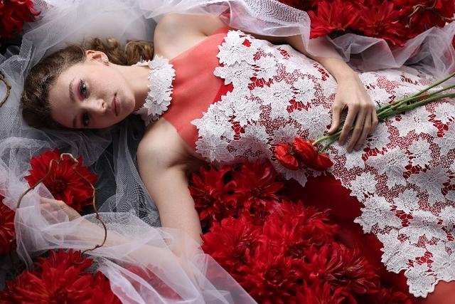 佳能推出中远摄定焦镜头RF85mm F2 MACRO IS STM