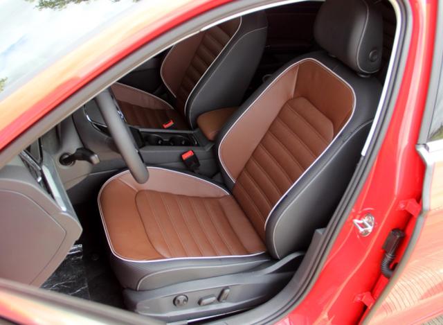 大众凌渡来了，比本田思域更好看，百公里油耗5.4L，14.29万起