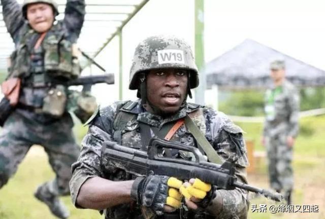 解放军里没有外国人？那么这些黑人士兵，又是