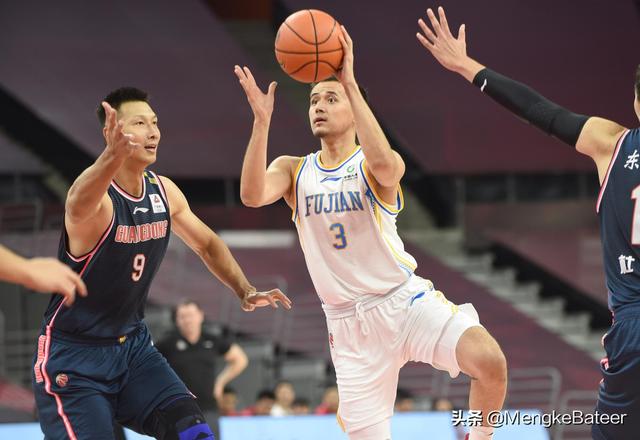 易建联成为CBA篮板王，但他的纪录之夜王治郅也