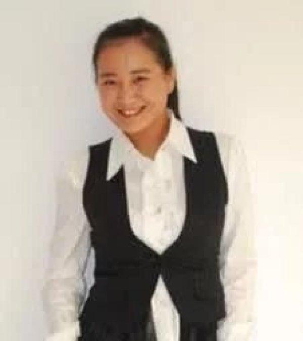 贾玲18岁的时候美得像一朵花，如今又长胖，女神