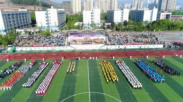 五百强合作单位多，还是全川唯一一所电子信息类公办高等职业院校