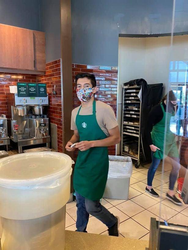 美国星巴克咖啡师拒绝为没戴口罩的顾客服务，却拿到41万小费