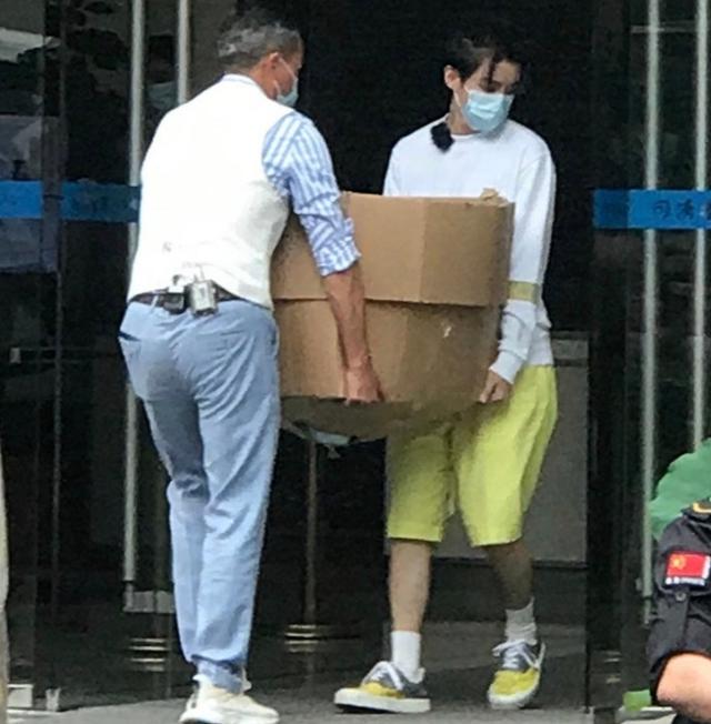 王俊凯杜海涛合体录《中餐厅4》，对比二人身高