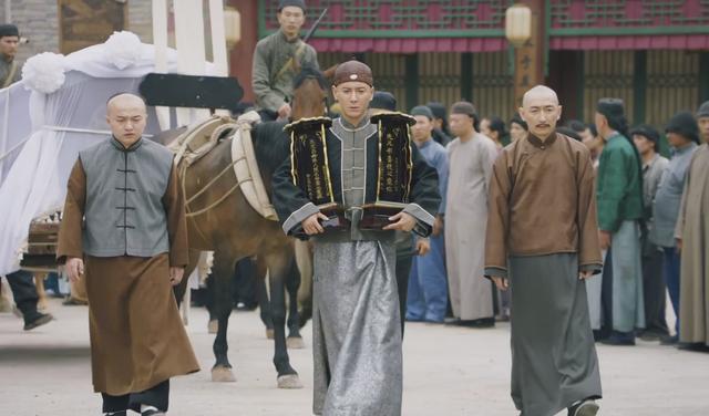 剧终了也没激起浪花，口碑下滑，男主能成为下