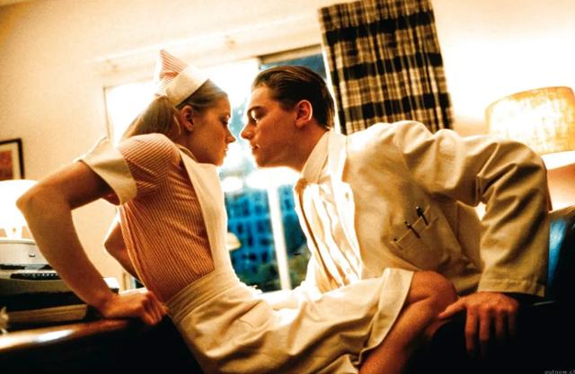 豆瓣9.0分，这部《猫鼠游戏》好看在哪？