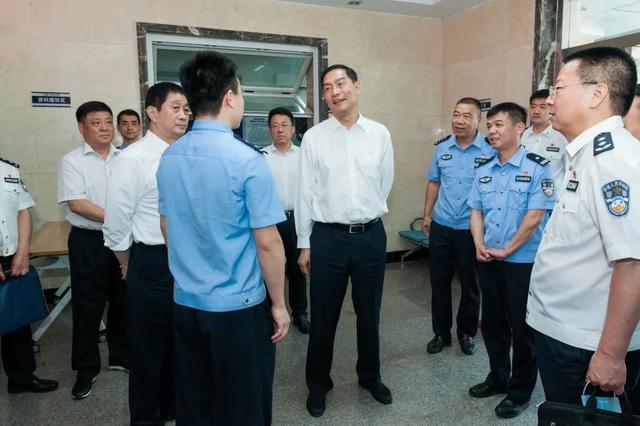 胡明朗到西安调研扫黑除恶专项斗争和派出所基层基础工作