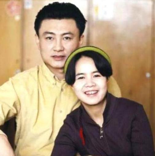 “金龟子”与“国脸”王宁的爱情故事，从校服