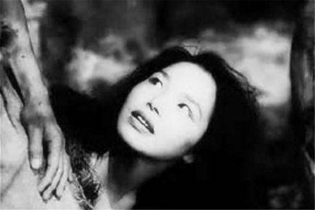 一个日本姑娘和31个男人流落荒岛，6年孤岛生活