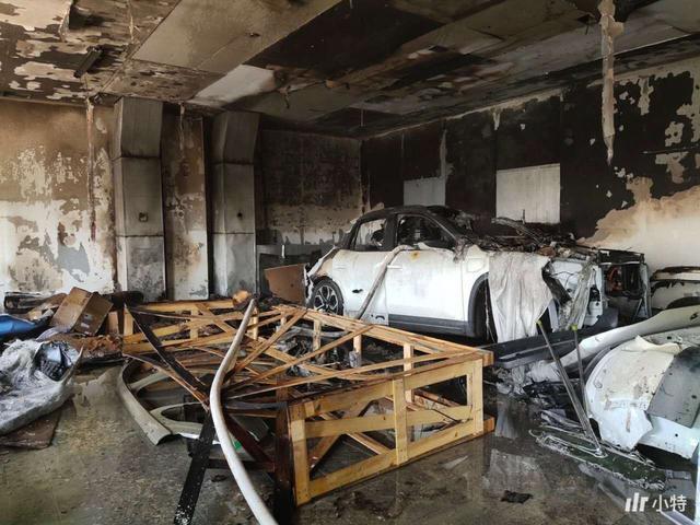 706km续航的小鹏P7只要25万！蔚来又着火了？