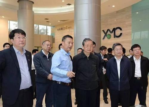 华为再放大招！首台全国产PC问世！美国人：微软要扛不住了