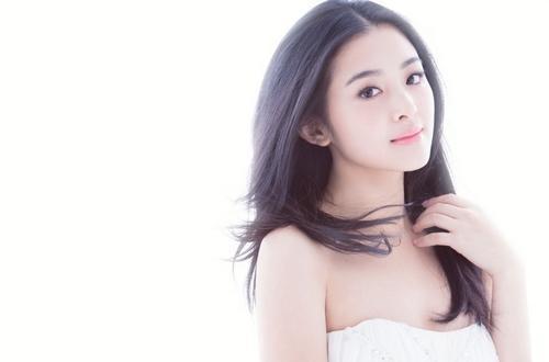 张含韵：出道即巅峰，却被骂“公交车”，陷陪