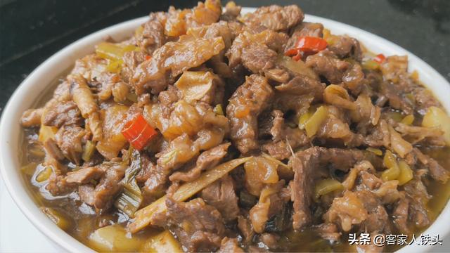 8月酸菜火了，和牛腩这样配一锅，广东人超爱吃，夏季开胃又下饭
