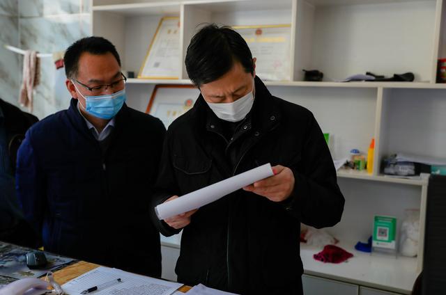 济南新材料产业园区管委会主任陈西武到企业和疫情防控留观点调研