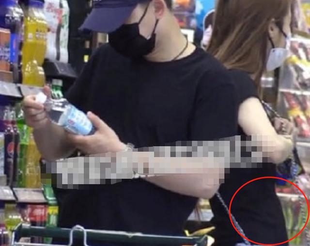 又一男星被曝光恋情？之前还是被女友捉奸在床