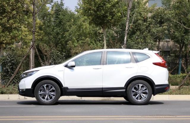 铁了心扳倒大众！油耗4.3L人称“家用王”，带双