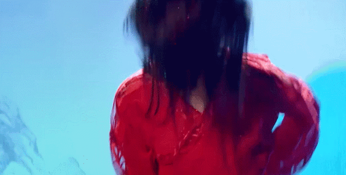 杨超越和鞠婧祎，一个初恋脸，一个高冷脸，你喜欢哪一个