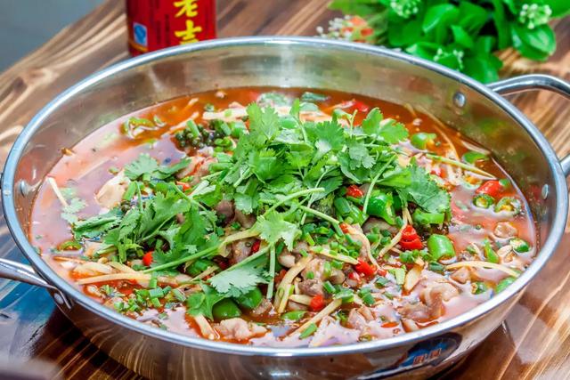 冷吃兔拍了拍“钵钵鸡”，乐山和自贡，谁是你们心里的Top1?