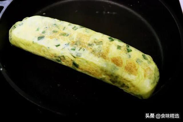 做毛巾鸡蛋卷，可不是直接煎那么简单，教你正确做法，层层薄如纸
