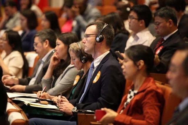 美国再咆哮也没用，联合国宣布国际核心枢纽落