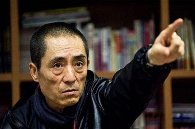 坎坷的黄轩：12岁父母离婚，19岁被张艺谋“忽悠”，21岁成孤儿