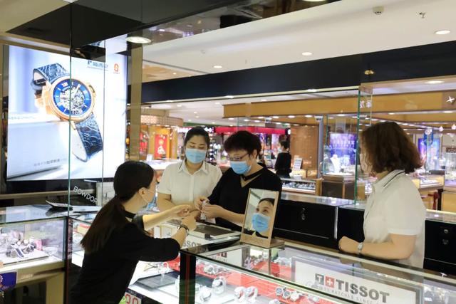 【弘扬蒙古马精神 育新机 开新局 谱新篇】5.4亿多元贷款助力临河复工复产复商复市