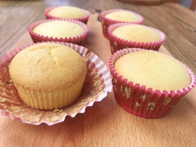 海绵蛋糕在家做，不用分蛋新手也能零失败，平整不开裂，松软香甜