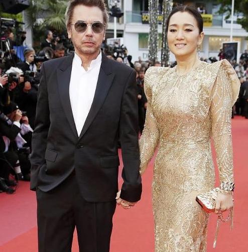 1995年，巩俐被张艺谋“捉奸在床”后，转身嫁新