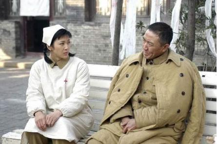 贾乐亭和周旭辉公司退市身败名裂，这两个娶了