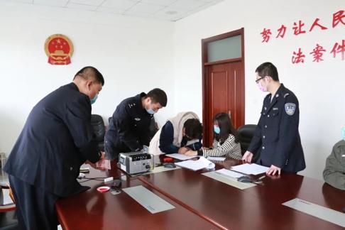 镇赉法院：为农民工讨薪，集中发放拖欠款5万多元