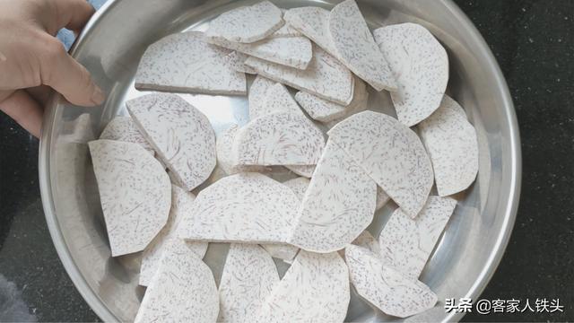 广东茶楼12元3个的芋头包，教你在家做便宜好吃，连吃5个还想吃