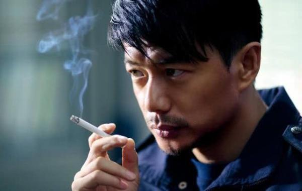 戏妖段奕宏：4000字台词一字不漏，片场惊艳导演，被赞真演员