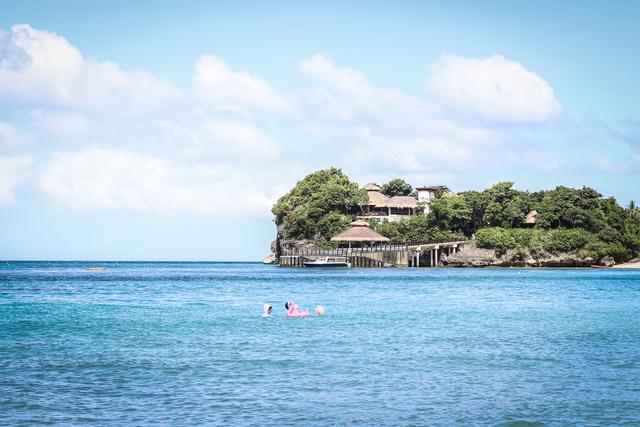 援助的悲歌！中国向菲律宾援助百亿，换来的是