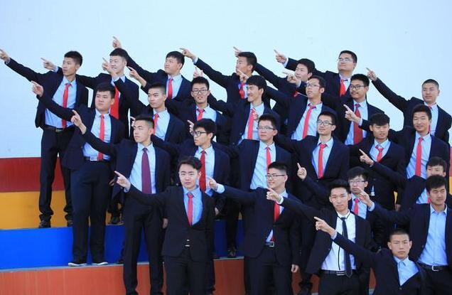 超现实！年入10万的毕业生6年才能买到房