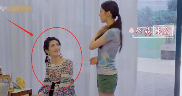 妻子团都穿居家服录节目，张歆艺休闲胡可保守