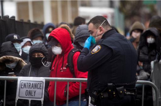 美国抗疫医生崩溃自杀，蓬佩奥还忙着甩锅！央