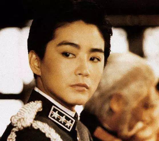 女星要是帅起来，就没男人什么事了！她们比男人还要刚