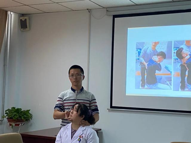 中医药健康扶贫国家中医医疗队到州中医医院开展巡回医疗活动纪实（二）
