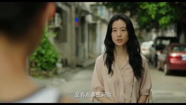 《隐秘的角落》中靠“一张厚嘴唇”上了热搜，她究竟美在哪里？