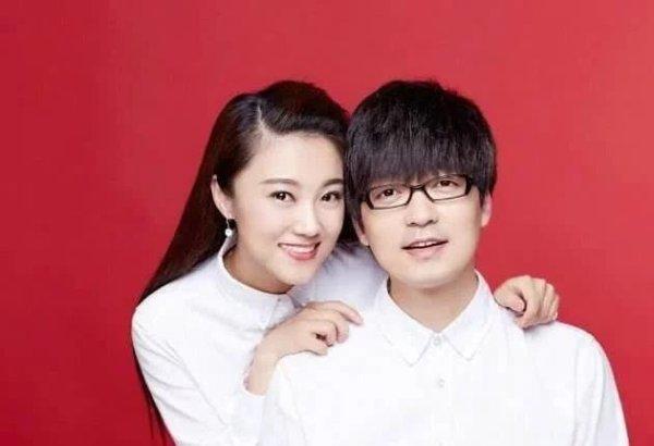 骗了我们4年的组合，明明私下已经领证，却还一直装成“兄妹”