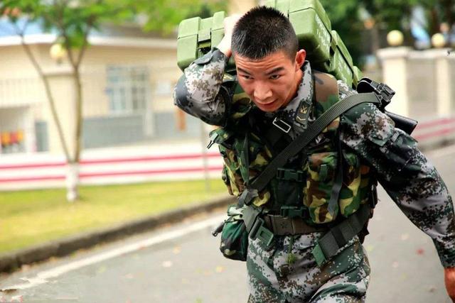 军事科技进步看得见：木质弹药箱悄然生变，大量工程塑料箱上线！