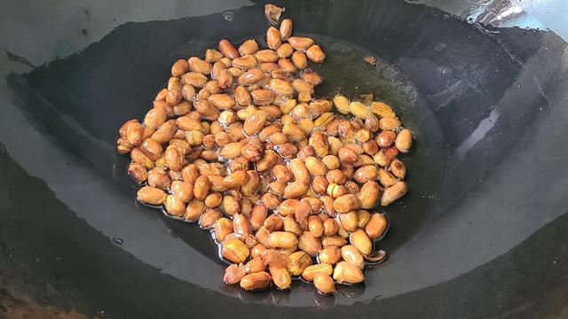 天气热经常吃这道凉拌菜，简单下饭又美味，看着都想吃呀