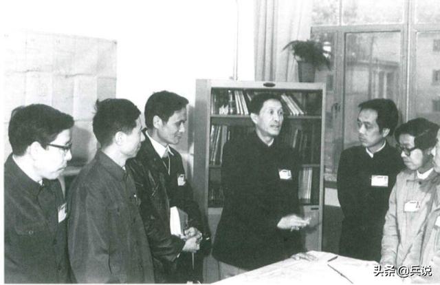 苏式飞机舱盖矮？设计师采集我军飞行员身材数